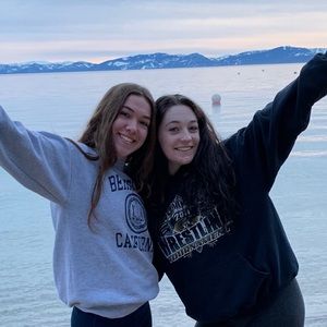 Meet your Posher, Cydney